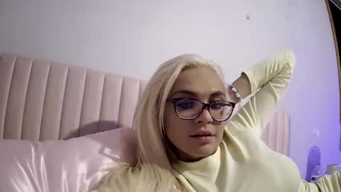 ashleymaddyyyy647935 online show from May 10, 2026, 4:06 am