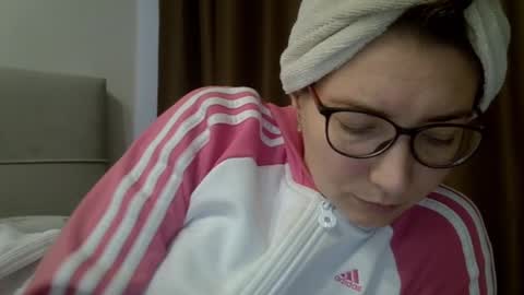 Ashley online show from December 2, 2025, 9:14 am