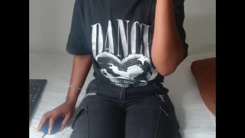 ashleyt255 online show from October 16, 2025, 1:12 pm