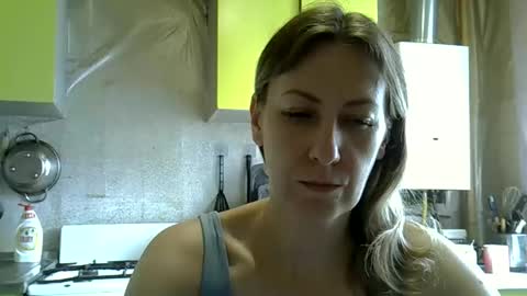 Snapshot of ashleyxhoney chatting on June 5, 2026, 7:03 am AshleyXHoney online show from June 5, 2026, 7:03 am