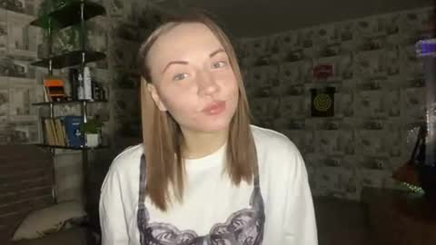 Lily online show from March 23, 2026, 5:39 pm