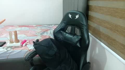 ashly online show from February 18, 2025, 12:49 pm