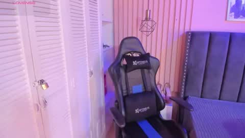 ashlye_miller_ online show from February 19, 2025, 10:34 am