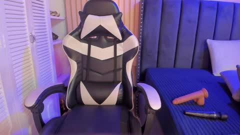 ashlye_miller_ online show from December 23, 2025, 3:59 am