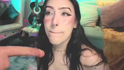 Snapshot of ashlynnlowe_ chatting on October 2, 2025, 8:05 pm Ash  online show from October 2, 2025, 8:05 pm