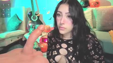 Snapshot of ashlynnlowe_ chatting on October 8, 2025, 8:06 pm Ash  online show from October 8, 2025, 8:06 pm