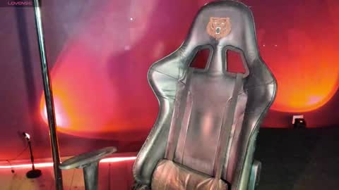 Mila online show from September 23, 2025, 9:23 am