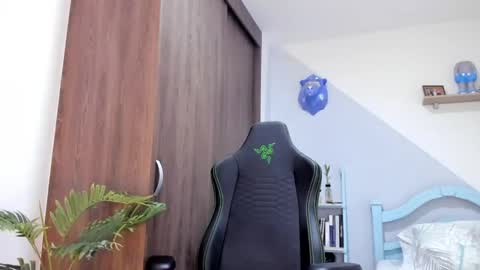 Snapshot of ashton_coleman_ chatting on December 6, 2024, 7:56 pm my name real is camilo online show from December 6, 2024, 7:56 pm