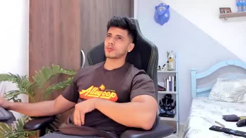 Snapshot of ashton_coleman_ chatting on December 19, 2024, 1:50 am my name real is camilo online show from December 19, 2024, 1:50 am