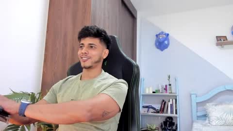 Snapshot of ashton_coleman_ chatting on December 31, 2024, 6:16 am my name real is camilo online show from December 31, 2024, 6:16 am