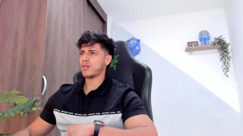 Snapshot of ashton_coleman_ chatting on January 23, 2025, 5:02 am my name real is camilo online show from January 23, 2025, 5:02 am