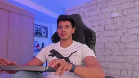 Snapshot of ashton_coleman_ chatting on May 7, 2026, 2:28 am my name real is camilo online show from May 7, 2026, 2:28 am