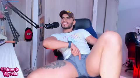 ashton scott online show from February 25, 2025, 10:18 pm