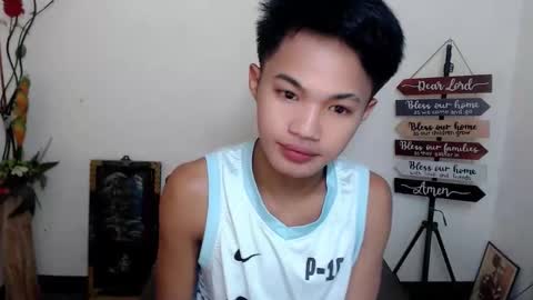 asian_lover05 online show from October 12, 2025, 4:06 pm