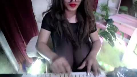 Lovely online show from April 5, 2026, 5:54 pm