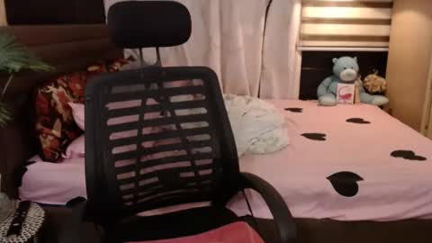 Snapshot of asian_princess15 chatting on February 18, 2025, 10:27 am angela online show from February 18, 2025, 10:27 am