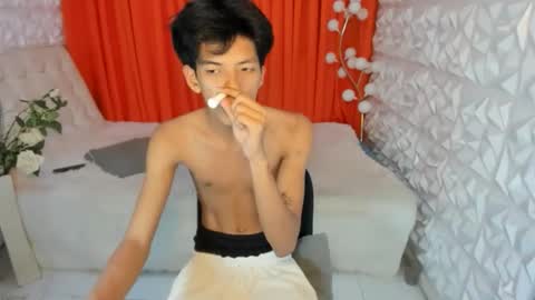 asiankingfucker online show from April 24, 2026, 11:56 am