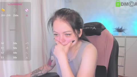 Snapshot of asima_ chatting on July 2, 2026, 9:37 am Asima online show from July 2, 2026, 9:37 am