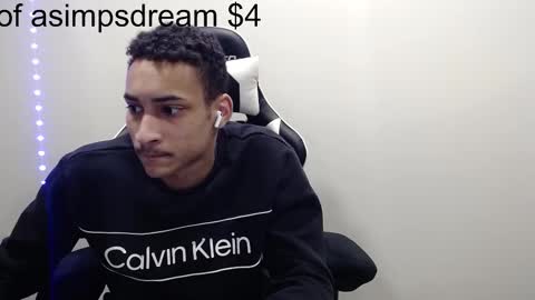 Snapshot of asimpsdream chatting on February 13, 2025, 2:42 pm asimpsdream online show from February 13, 2025, 2:42 pm