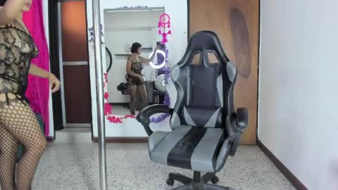 asizaa online show from May 22, 2026, 7:52 pm