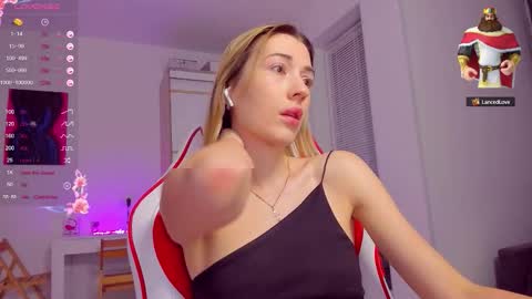 Caroline online show from September 26, 2025, 4:00 pm