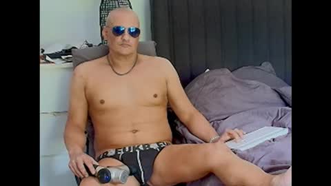 askil8802 online show from December 1, 2025, 2:49 am