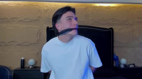 Aslan  online show from March 31, 2026, 2:02 am