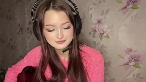 Snapshot of asleykleppen chatting on June 17, 2026, 2:29 pm Anouk online show from June 17, 2026, 2:29 pm