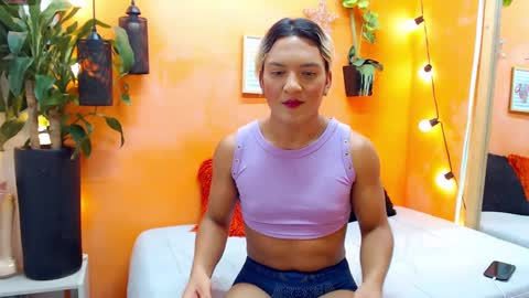 Snapshot of aslyhernandez chatting on December 9, 2024, 6:03 pm ASLY online show from December 9, 2024, 6:03 pm