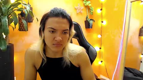 Snapshot of aslyhernandez chatting on January 27, 2025, 11:22 am ASLY online show from January 27, 2025, 11:22 am