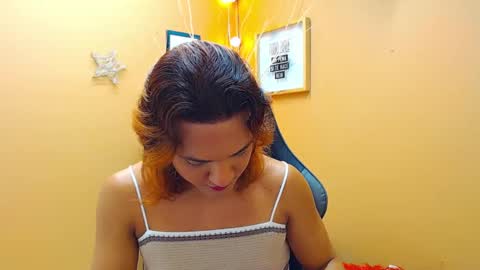 Snapshot of aslyhernandez chatting on March 10, 2025, 9:51 pm ASLY online show from March 10, 2025, 9:51 pm