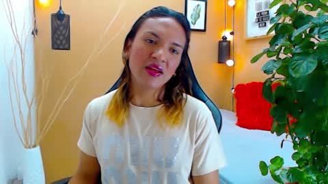 Snapshot of aslyhernandez chatting on September 11, 2025, 12:05 pm ASLY online show from September 11, 2025, 12:05 pm