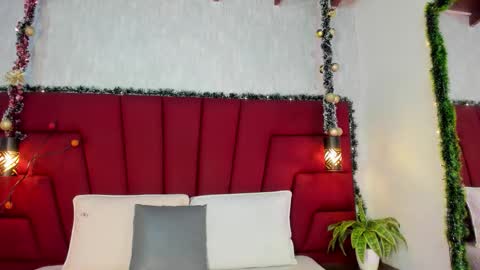 Snapshot of asshley_cute chatting on December 20, 2025, 6:48 pm instagramsoofiaa giraldo online show from December 20, 2025, 6:48 pm