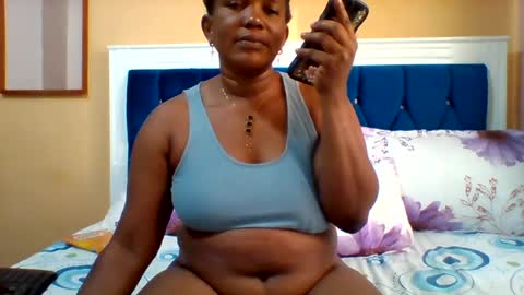 Snapshot of assqueen4 chatting on June 19, 2026, 5:23 am FLORAH DANIEL online show from June 19, 2026, 5:23 am