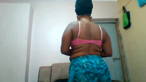 Snapshot of assqueen4 chatting on June 27, 2026, 7:02 am FLORAH DANIEL online show from June 27, 2026, 7:02 am