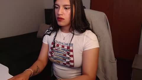 Ash online show from December 5, 2025, 7:32 pm