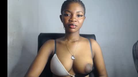 Snapshot of assy_ebony chatting on March 22, 2026, 9:29 pm Lily online show from March 22, 2026, 9:29 pm