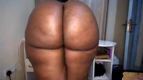Snapshot of assygally21 chatting on August 5, 2026, 1:25 pm thickiana online show from August 5, 2026, 1:25 pm