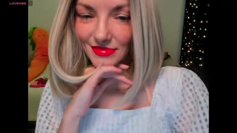 Snapshot of asteris_stella chatting on May 5, 2026, 2:41 am Asteris online show from May 5, 2026, 2:41 am