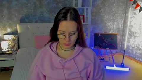 Snapshot of asti_bubbles chatting on April 21, 2026, 1:42 am Asti online show from April 21, 2026, 1:42 am