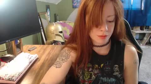 Snapshot of astraeasiren chatting on May 4, 2026, 5:42 pm AstraeaSiren online show from May 4, 2026, 5:42 pm