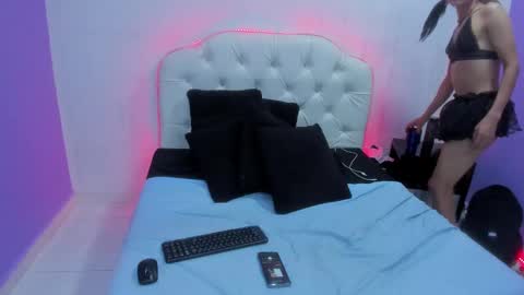 Snapshot of astral_amour chatting on December 7, 2024, 8:11 am astral online show from December 7, 2024, 8:11 am