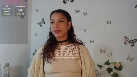 Snapshot of astrid_miller_1 chatting on May 27, 2026, 6:21 am Astrid online show from May 27, 2026, 6:21 am