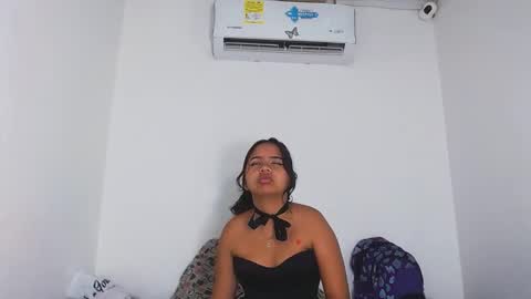 Snapshot of astridvagina18 chatting on December 13, 2024, 8:04 pm ASTRID online show from December 13, 2024, 8:04 pm