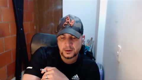 Snapshot of astton_nick chatting on February 19, 2025, 3:39 am Nick Astton online show from February 19, 2025, 3:39 am