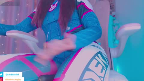 Snapshot of asuka_langleysoryu chatting on February 7, 2025, 6:24 pm Bonnie online show from February 7, 2025, 6:24 pm