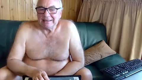 asusandy online show from March 8, 2025, 8:11 am