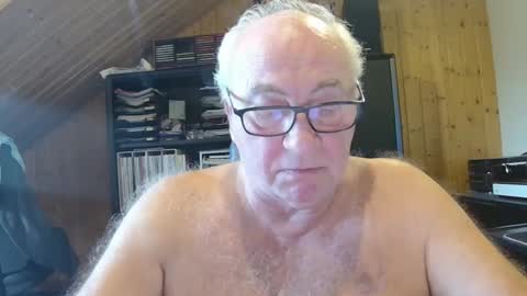 asusandy online show from February 9, 2026, 12:09 pm