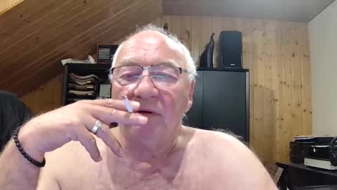 Snapshot of asusandy chatting on April 30, 2026, 11:09 pm asusandy online show from April 30, 2026, 11:09 pm