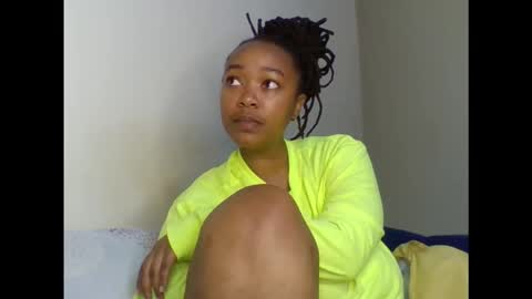 atara_seren online show from March 19, 2026, 4:44 pm